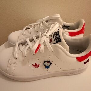 BRAND NEW Big Kids Size 3 Adidas Hello Kitty x Stan Smith